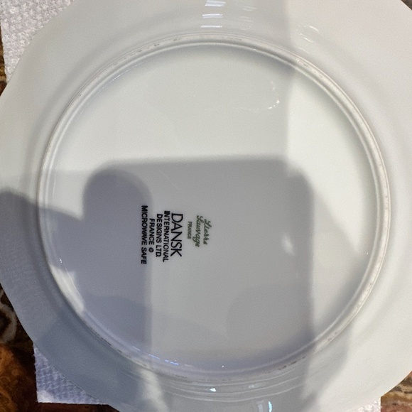 Dansi Lierre Lauvage embrossed Ivy salad plates BOGO - Picture 2 of 2
